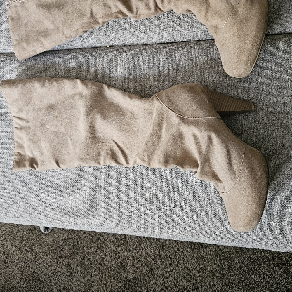 Women's Tan Knee-High Boots